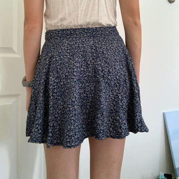 Forever 21 Floral Skirt - Picture 7 of 9